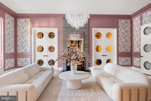 8913 HOLLY LEAF LN, Bethesda, MD 20817