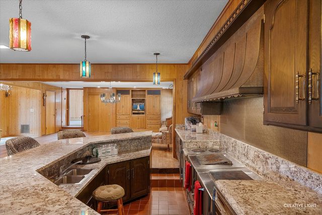 16323 Griswold Springs Road, Plano, IL 60545