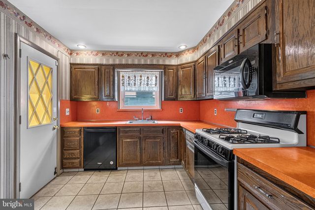 1808 TREE ST, Philadelphia, PA 19145