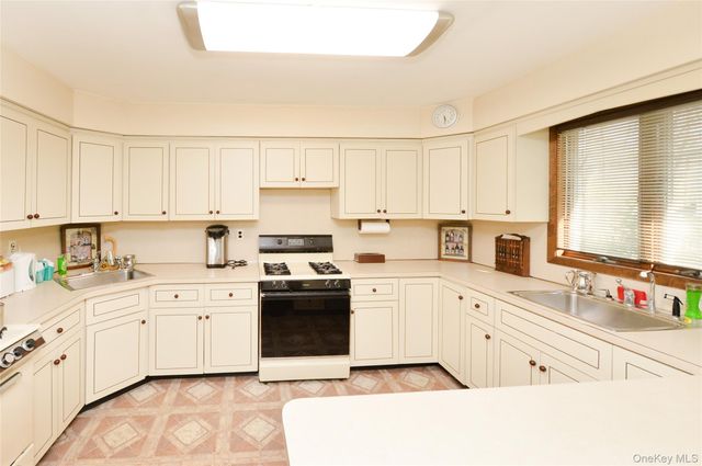 49-51 ALBERT Drive, Monsey, NY 10952