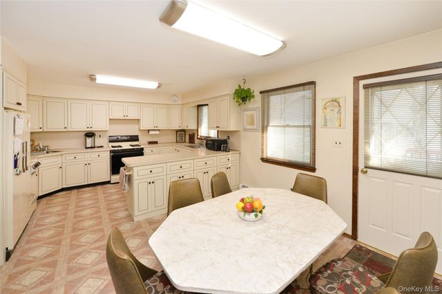 49-51 ALBERT Drive, Monsey, NY 10952