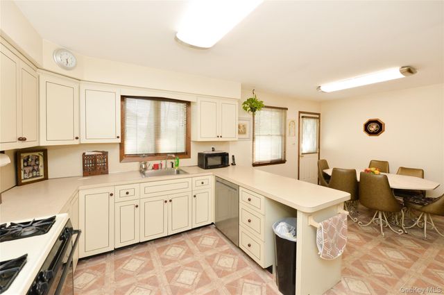 49-51 ALBERT Drive, Monsey, NY 10952