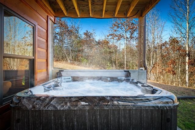 242 Whisperwood Trail, Mineral Bluff, GA 30559