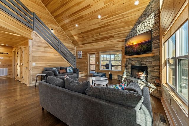 242 Whisperwood Trail, Mineral Bluff, GA 30559