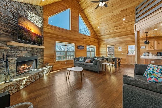 242 Whisperwood Trail, Mineral Bluff, GA 30559