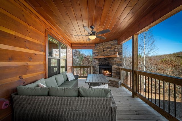 242 Whisperwood Trail, Mineral Bluff, GA 30559