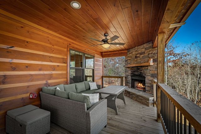 242 Whisperwood Trail, Mineral Bluff, GA 30559