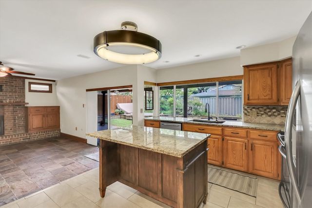 15735 Covewood Circle, Dallas, TX 75248