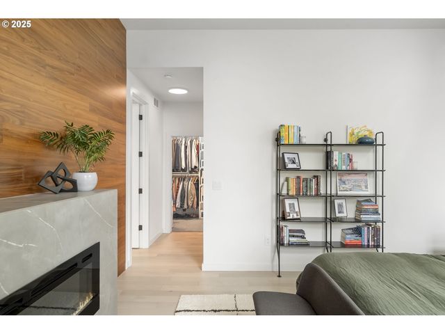 11504 Nw DAMASCUS St, Portland, OR 97229