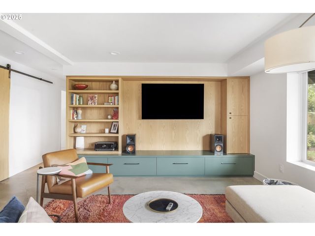 11504 Nw DAMASCUS St, Portland, OR 97229