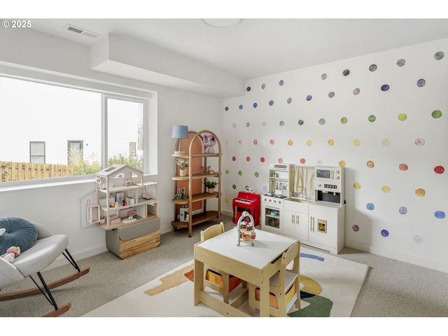 11504 Nw DAMASCUS St, Portland, OR 97229