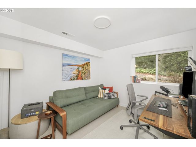 11504 Nw DAMASCUS St, Portland, OR 97229