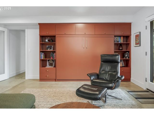 11504 Nw DAMASCUS St, Portland, OR 97229