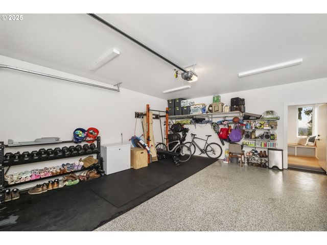 11504 Nw DAMASCUS St, Portland, OR 97229