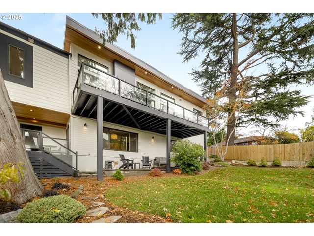 11504 Nw DAMASCUS St, Portland, OR 97229