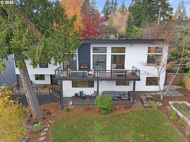 11504 Nw DAMASCUS St, Portland, OR 97229