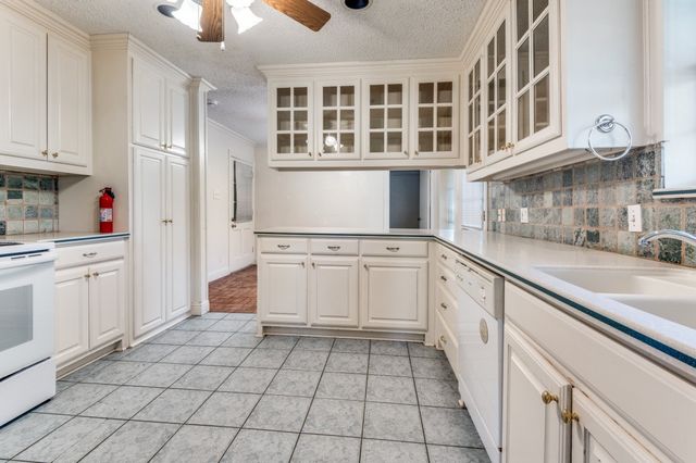 1133 Day Dream Drive, Fort Worth, TX 76052