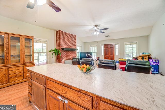 506 S West Street, Greensboro, GA 30642