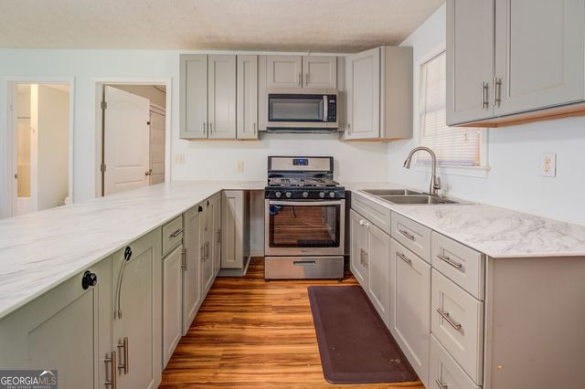 506 S West Street, Greensboro, GA 30642