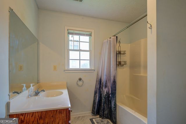 506 S West Street, Greensboro, GA 30642