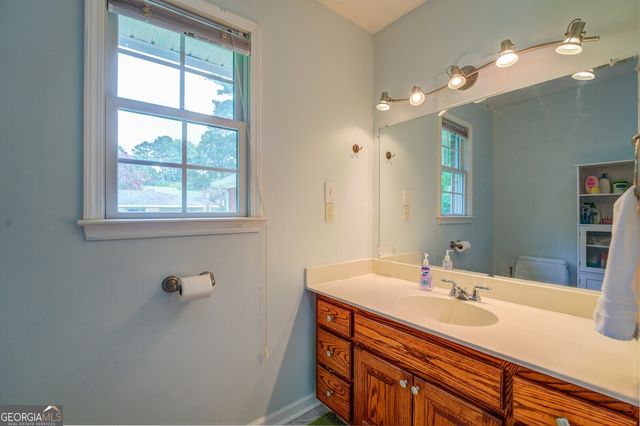 506 S West Street, Greensboro, GA 30642