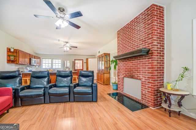 506 S West Street, Greensboro, GA 30642