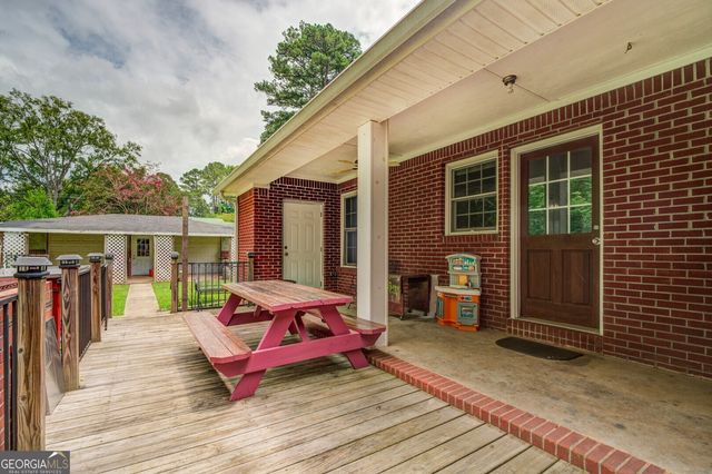 506 S West Street, Greensboro, GA 30642