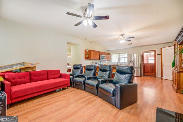 506 S West Street, Greensboro, GA 30642