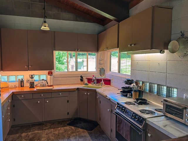 48 Pine St, West Point, CA 95255