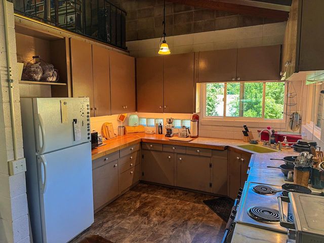 48 Pine St, West Point, CA 95255