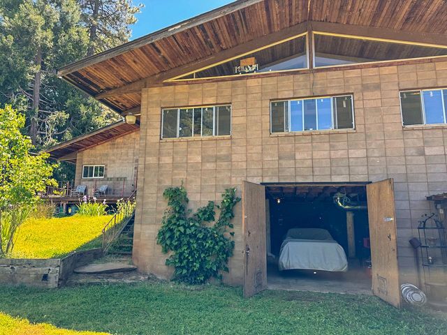 48 Pine St, West Point, CA 95255