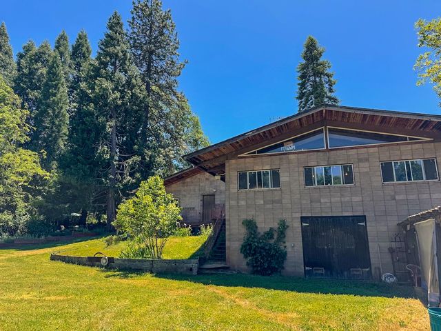 48 Pine St, West Point, CA 95255
