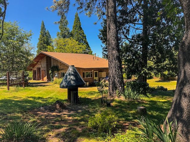48 Pine St, West Point, CA 95255