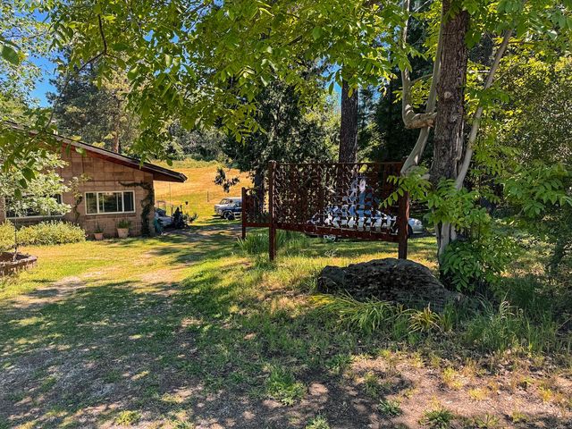 48 Pine St, West Point, CA 95255