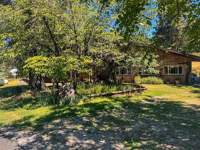 48 Pine St, West Point, CA 95255