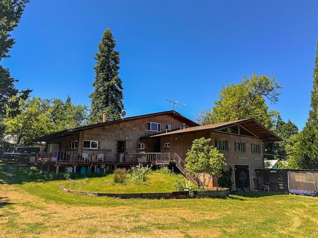 48 Pine St, West Point, CA 95255