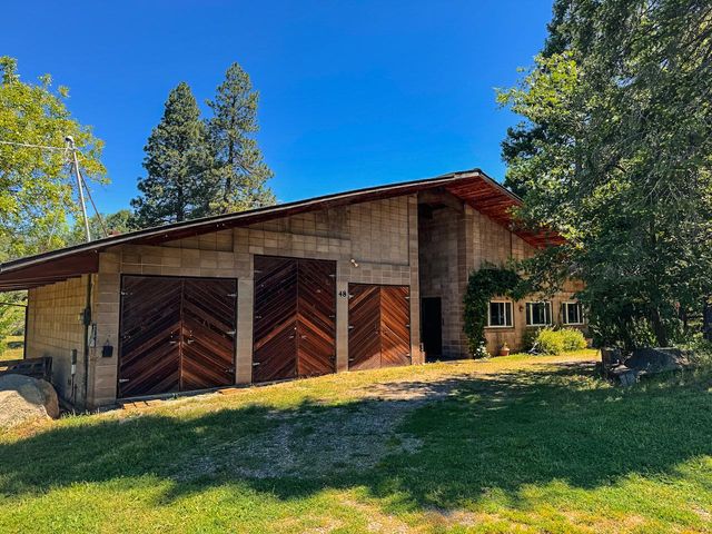 48 Pine St, West Point, CA 95255
