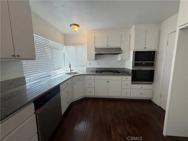 23767 Via Helina, Valencia, CA 91355