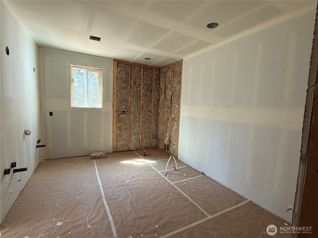 15114 295th Street E, Kapowsin, WA 98338