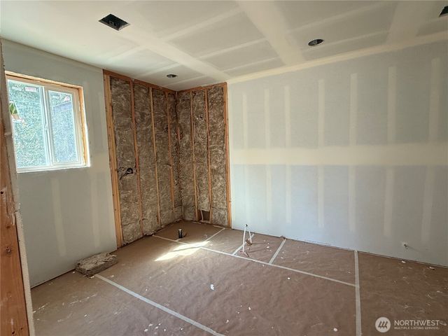 15114 295th Street E, Kapowsin, WA 98338