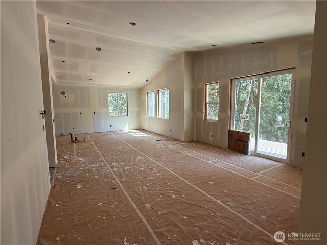 15114 295th Street E, Kapowsin, WA 98338