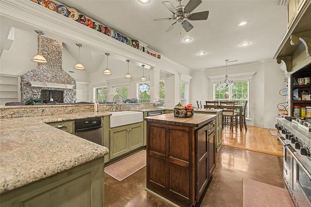 302 Spring Creek Road, Lowell, AR 72745