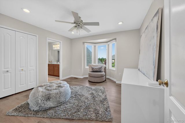 3804 Elk Drive, Oakland Charter Township, MI 48306