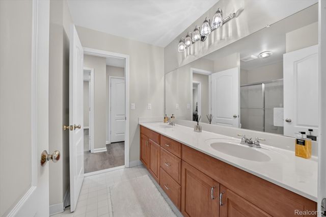 3804 Elk Drive, Oakland Charter Township, MI 48306