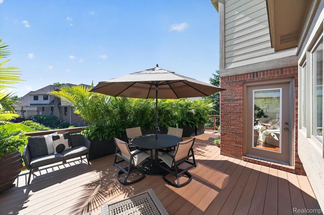 3804 Elk Drive, Oakland Charter Township, MI 48306