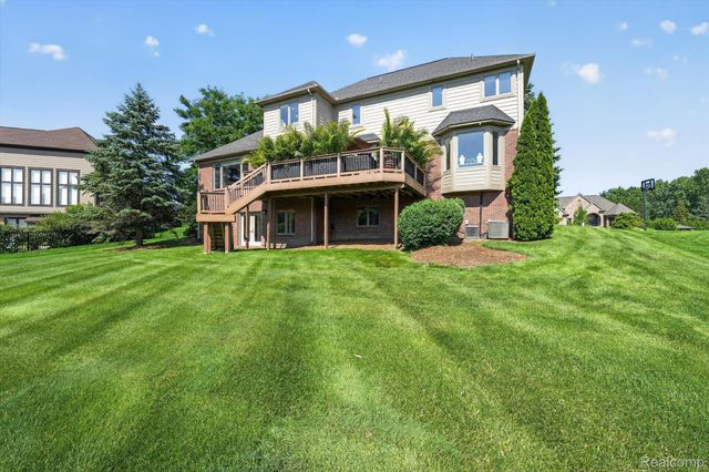 3804 Elk Drive, Oakland Charter Township, MI 48306