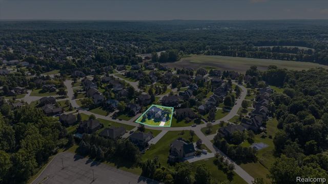 3804 Elk Drive, Oakland Charter Township, MI 48306