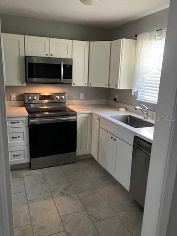 1034 VILLA LN LANE 18, Apopka, FL 32712