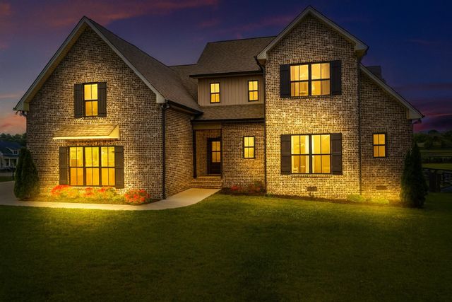 746 N Russell St, Portland, TN 37148