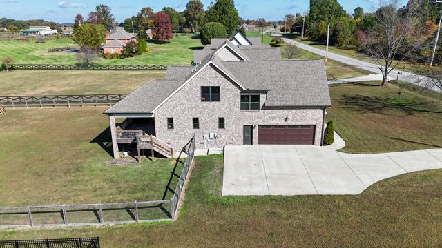 746 N Russell St, Portland, TN 37148